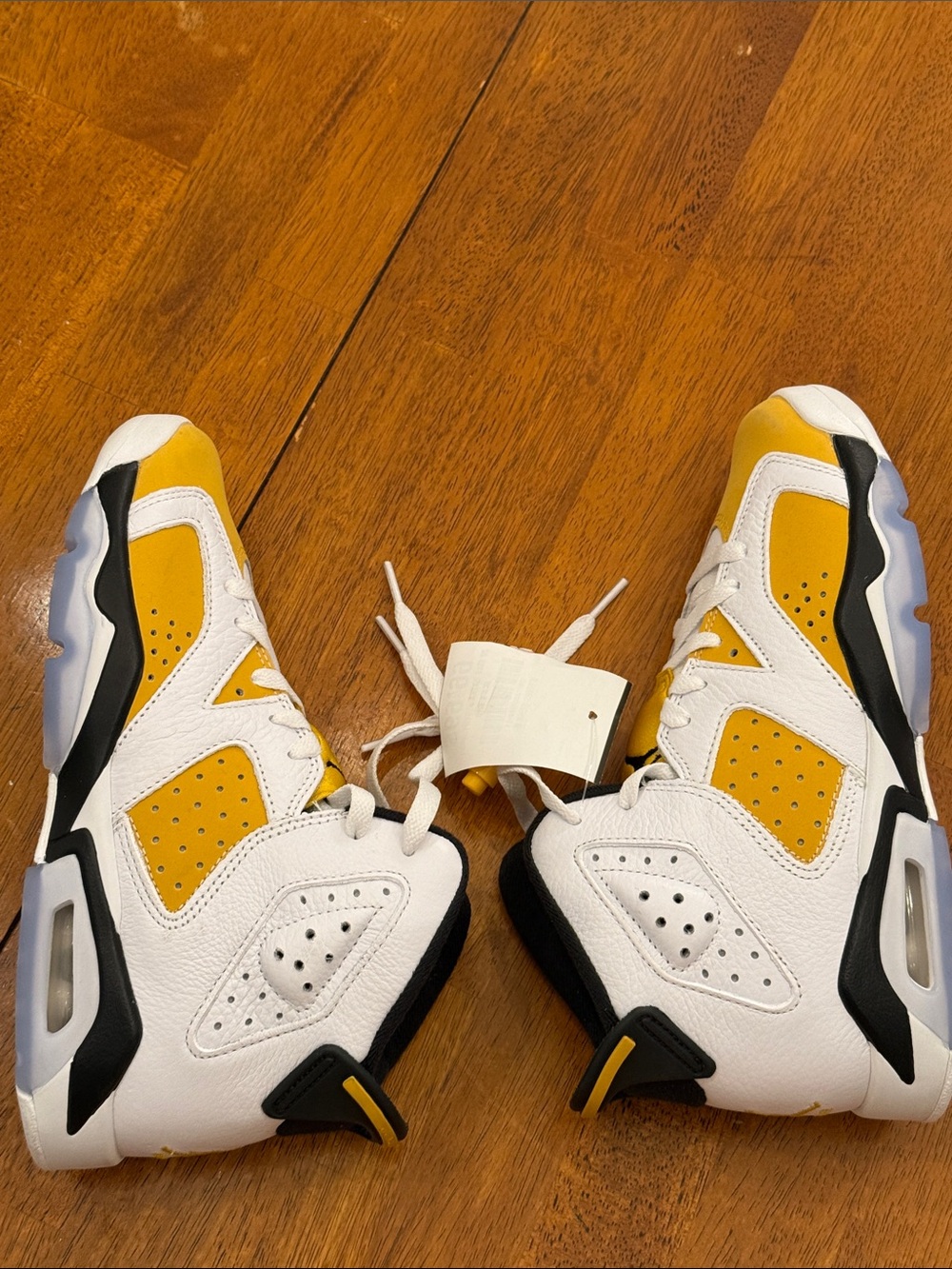 Jordan Air Jordan 6 Retro GS White/Gold/Black Sneakers US 5Y  384665-170